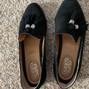 Very comfortable shoes only wore only twice. Bought at Lord and Taylor.